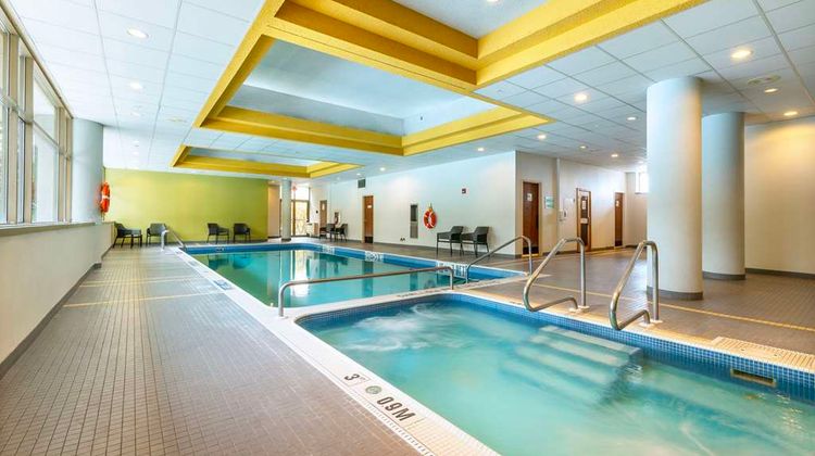 Allure Hotel & Conference Centre, Ascend Pool