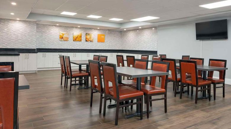 <b>Comfort Hotel Niagara Falls Restaurant</b>. Images powered by <a href="https://iceportal.shijigroup.com/" title="IcePortal" target="_blank">IcePortal</a>.