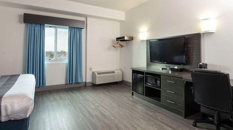 <b>Comfort Hotel Niagara Falls Room</b>. Images powered by <a href="https://iceportal.shijigroup.com/" title="IcePortal" target="_blank">IcePortal</a>.