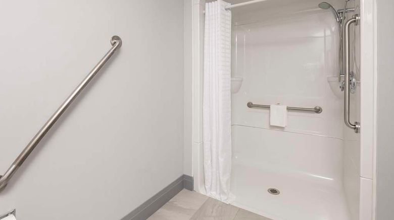 <b>Comfort Hotel Niagara Falls Room</b>. Images powered by <a href="https://iceportal.shijigroup.com/" title="IcePortal" target="_blank">IcePortal</a>.