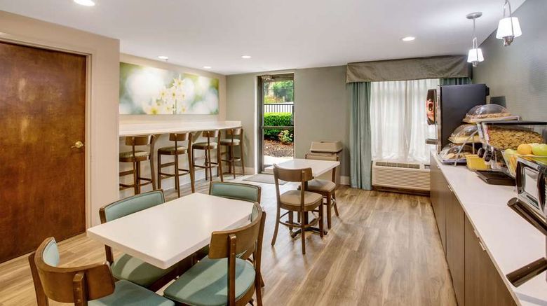 <b>Clarion Pointe College Park/Airport S Restaurant</b>. Images powered by <a href="https://iceportal.shijigroup.com/" title="IcePortal" target="_blank">IcePortal</a>.
