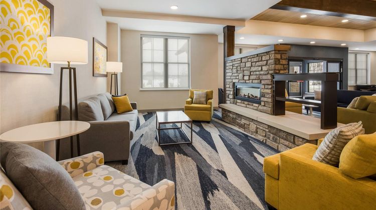 Comfort Inn and Suites Gaylord Lobby