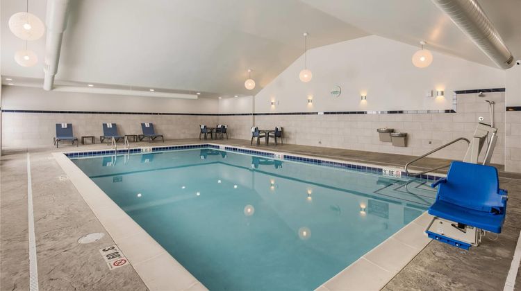 Comfort Inn and Suites Gaylord Pool