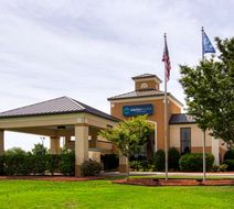 Clarion Pointe Exterior