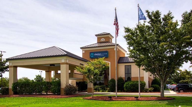 <b>Clarion Pointe Exterior</b>. Images powered by <a href="https://iceportal.shijigroup.com/" title="IcePortal" target="_blank">IcePortal</a>.