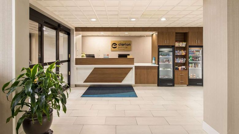 <b>Clarion Pointe Lobby</b>. Images powered by <a href="https://iceportal.shijigroup.com/" title="IcePortal" target="_blank">IcePortal</a>.