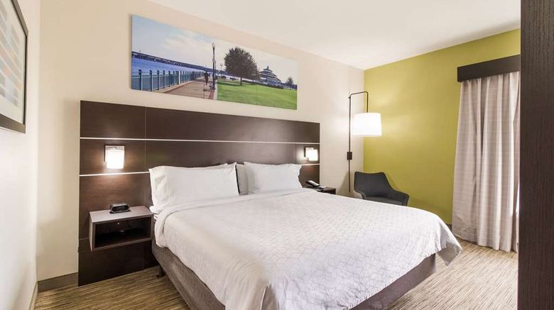 <b>Clarion Pointe Room</b>. Images powered by <a href="https://iceportal.shijigroup.com/" title="IcePortal" target="_blank">IcePortal</a>.