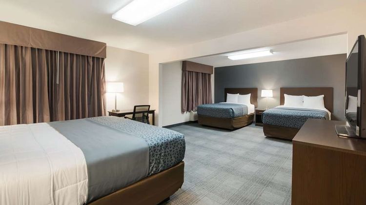 Econo Lodge Suite