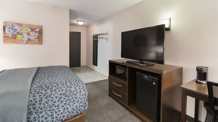 Econo Lodge Room