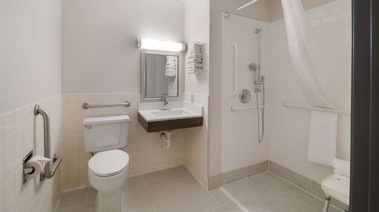 <b>Econo Lodge Room</b>. Images powered by <a href="https://iceportal.shijigroup.com/" title="IcePortal" target="_blank">IcePortal</a>.