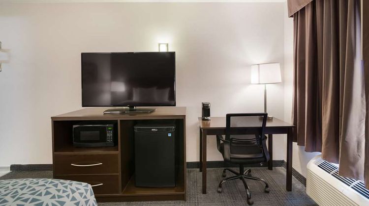 Econo Lodge Room