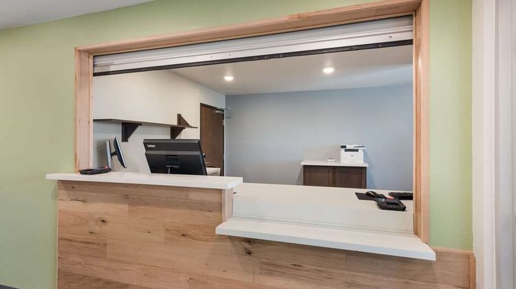WoodSpring Suites Dayton North Lobby