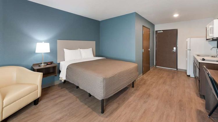 WoodSpring Suites Dayton North Room