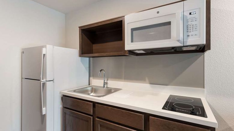 <b>WoodSpring Suites Dayton North Room</b>. Images powered by <a href="https://iceportal.shijigroup.com/" title="IcePortal" target="_blank">IcePortal</a>.