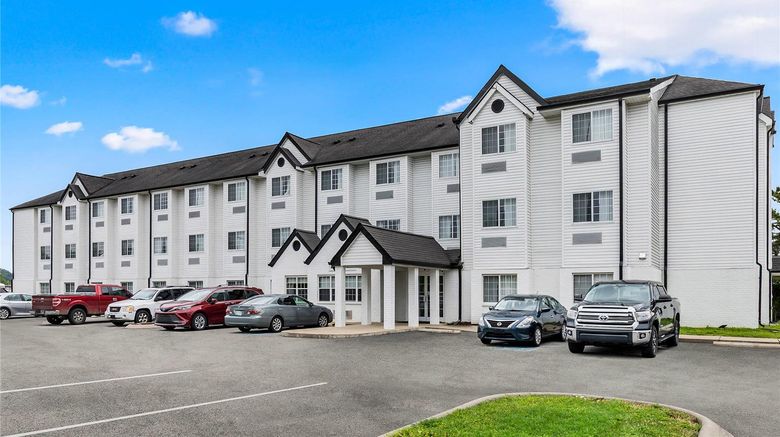 Quality Inn and Suites Nashville - Bellevue Exterior. Images powered by <a href="https://iceportal.shijigroup.com" target="_blank" rel="noopener">Ice Portal</a>.
