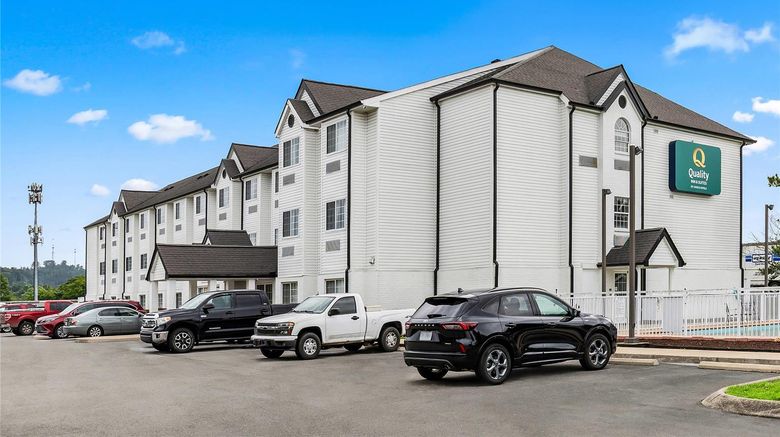 <b>Quality Inn and Suites Nashville - Bellevue Exterior</b>. Images powered by <a href="https://iceportal.shijigroup.com/" title="IcePortal" target="_blank">IcePortal</a>.