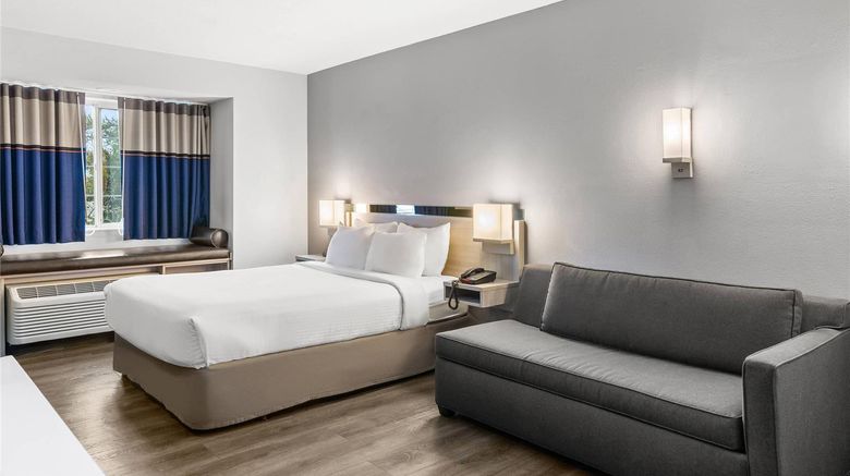 <b>Quality Inn and Suites Nashville - Bellevue Suite</b>. Images powered by <a href="https://iceportal.shijigroup.com/" title="IcePortal" target="_blank">IcePortal</a>.