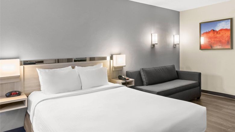 <b>Quality Inn and Suites Nashville - Bellevue Suite</b>. Images powered by <a href="https://iceportal.shijigroup.com/" title="IcePortal" target="_blank">IcePortal</a>.