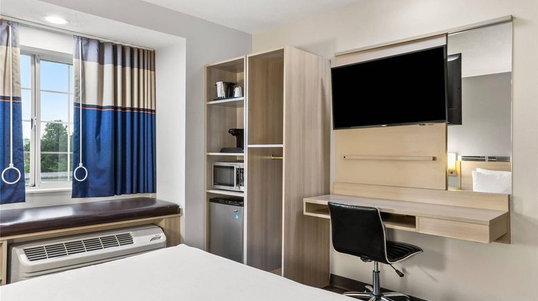 <b>Quality Inn and Suites Nashville - Bellevue Room</b>. Images powered by <a href="https://iceportal.shijigroup.com/" title="IcePortal" target="_blank">IcePortal</a>.