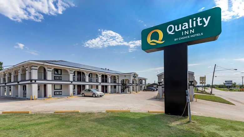 <b>Quality Inn Exterior</b>. Images powered by <a href="https://iceportal.shijigroup.com/" title="IcePortal" target="_blank">IcePortal</a>.