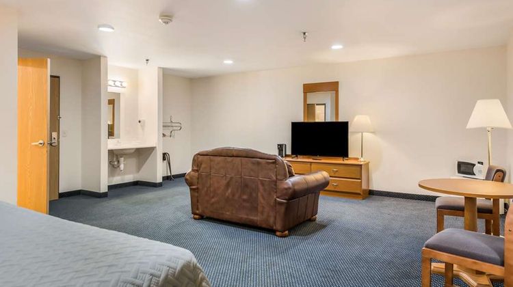 Econo Lodge Suite