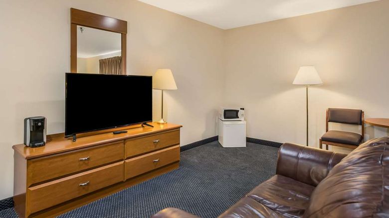 <b>Econo Lodge Suite</b>. Images powered by <a href="https://iceportal.shijigroup.com/" title="IcePortal" target="_blank">IcePortal</a>.