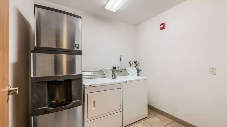 <b>Econo Lodge Other</b>. Images powered by <a href="https://iceportal.shijigroup.com/" title="IcePortal" target="_blank">IcePortal</a>.