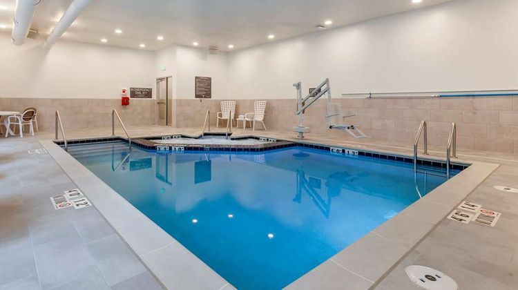 Comfort Suites Cottage Grove Pool