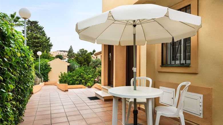 <b>Ramada Hotel & Suites Costa del Sol Suite</b>. Images powered by <a href="https://iceportal.shijigroup.com/" title="IcePortal" target="_blank">IcePortal</a>.