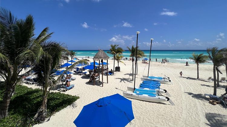 The Reef Playacar Resort & Spa Beach