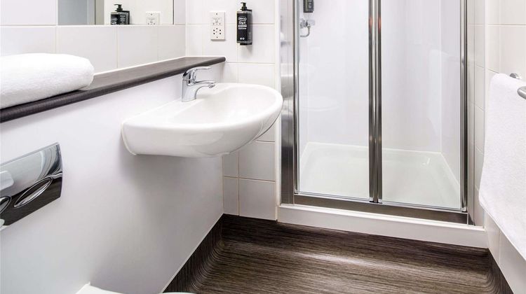 Ibis budget London Heathrow Central Room