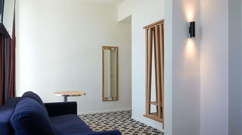 <b>Hotel Akena-Nantes Reze Airport Suite</b>. Images powered by <a href="https://iceportal.shijigroup.com/" title="IcePortal" target="_blank">IcePortal</a>.