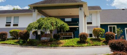 Clarion Pointe Dillard Exterior