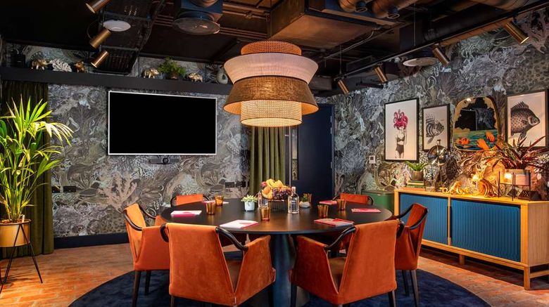 <b>YOTEL Manchester Deansgate Meeting</b>. Images powered by <a href="https://iceportal.shijigroup.com/" title="IcePortal" target="_blank">IcePortal</a>.