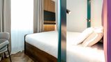 <b>YOTEL Manchester Deansgate Room</b>. Images powered by <a href="https://iceportal.shijigroup.com/" title="IcePortal" target="_blank">IcePortal</a>.