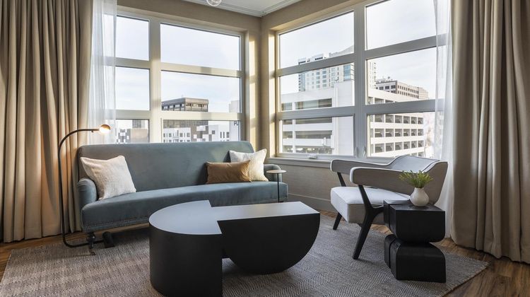 Kissel Uptown Oakland-Unbound Collection Suite