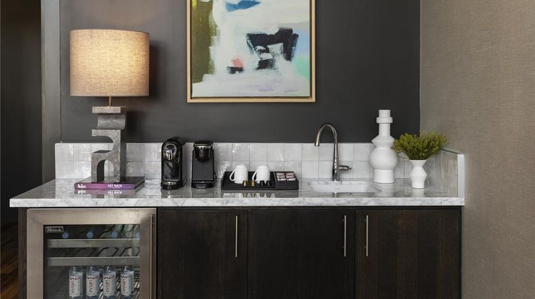 Kissel Uptown Oakland-Unbound Collection Suite