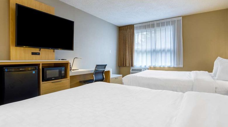 <b>Clarion Pointe Quebec Airport Room</b>. Images powered by <a href="https://iceportal.shijigroup.com/" title="IcePortal" target="_blank">IcePortal</a>.