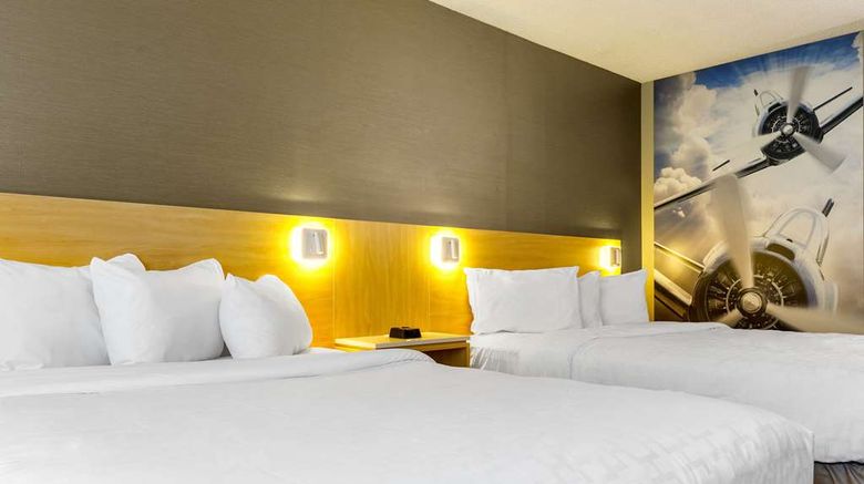 <b>Clarion Pointe Quebec Airport Room</b>. Images powered by <a href="https://iceportal.shijigroup.com/" title="IcePortal" target="_blank">IcePortal</a>.