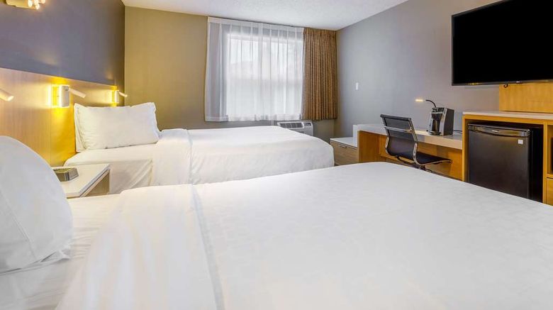 <b>Clarion Pointe Quebec Airport Room</b>. Images powered by <a href="https://iceportal.shijigroup.com/" title="IcePortal" target="_blank">IcePortal</a>.
