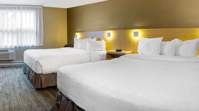 <b>Clarion Pointe Quebec Airport Room</b>. Images powered by <a href="https://iceportal.shijigroup.com/" title="IcePortal" target="_blank">IcePortal</a>.