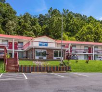 Rodeway Inn Exterior