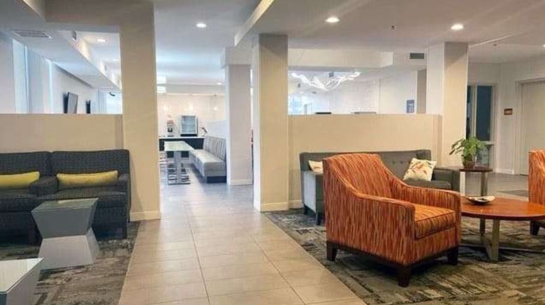 <b>La Quinta Inn & Suites Downtown/Route 66 Lobby</b>. Images powered by <a href="https://iceportal.shijigroup.com/" title="IcePortal" target="_blank">IcePortal</a>.