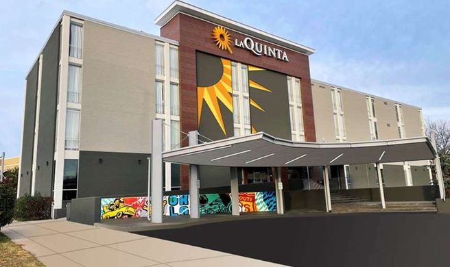 La Quinta Inn & Suites Downtown/Route 66 Exterior