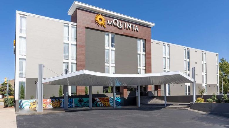 <b>La Quinta Inn & Suites Downtown/Route 66 Exterior</b>. Images powered by <a href="https://iceportal.shijigroup.com/" title="IcePortal" target="_blank">IcePortal</a>.