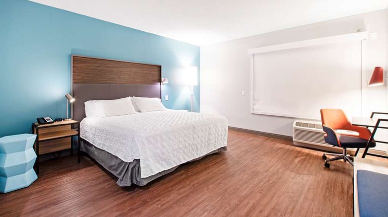 <b>Tru by Hilton Chapel Hill Room</b>. Images powered by <a href="https://iceportal.shijigroup.com/" title="IcePortal" target="_blank">IcePortal</a>.