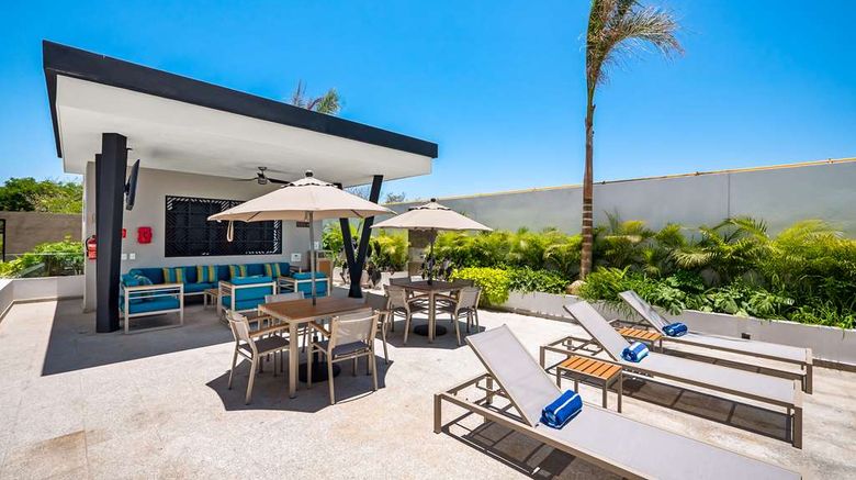 <b>Hampton Inn by Hilton Nuevo Vallarta Pool</b>. Images powered by <a href="https://iceportal.shijigroup.com/" title="IcePortal" target="_blank">IcePortal</a>.