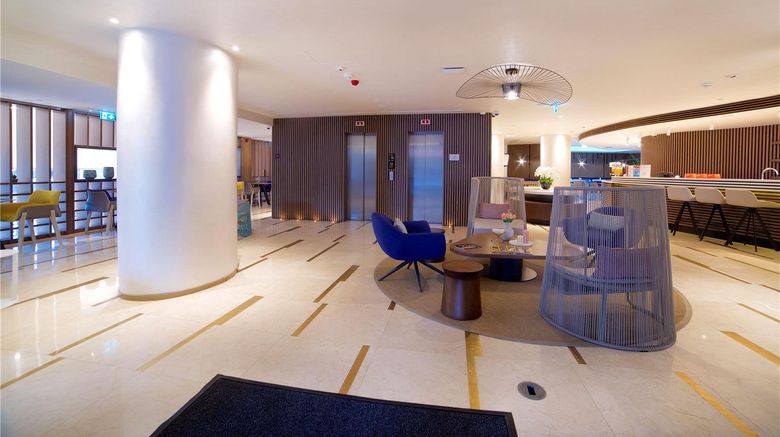 <b>Hampton by Hilton Istanbul Old City Lobby</b>. Images powered by <a href="https://iceportal.shijigroup.com/" title="IcePortal" target="_blank">IcePortal</a>.