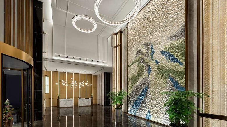 <b>DoubleTree by Hilton Chengdu Riverside Lobby</b>. Images powered by <a href="https://iceportal.shijigroup.com/" title="IcePortal" target="_blank">IcePortal</a>.