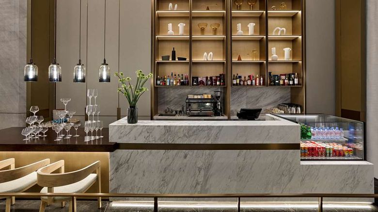 <b>DoubleTree by Hilton Chengdu Riverside Lobby</b>. Images powered by <a href="https://iceportal.shijigroup.com/" title="IcePortal" target="_blank">IcePortal</a>.